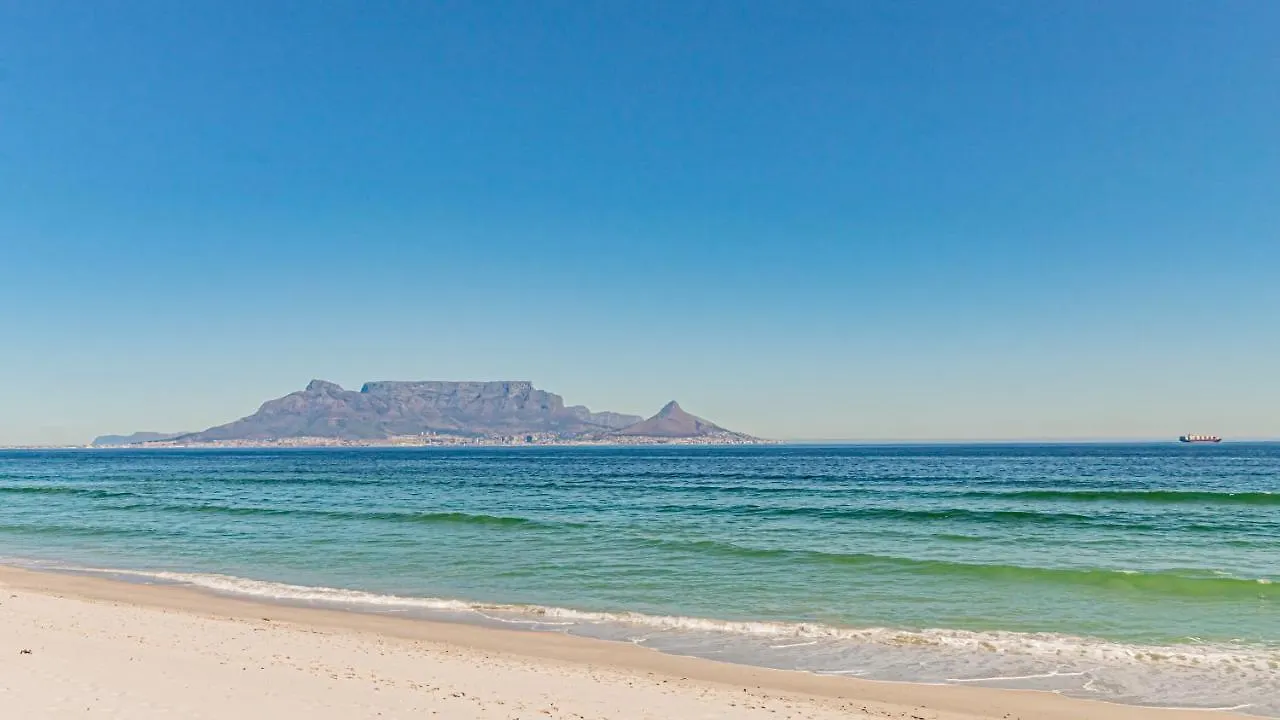 Modern Beachfront 2 Bed, 2 Bath- 143 Eden, Big Bay Bloubergstrand 0*,  Sudáfrica